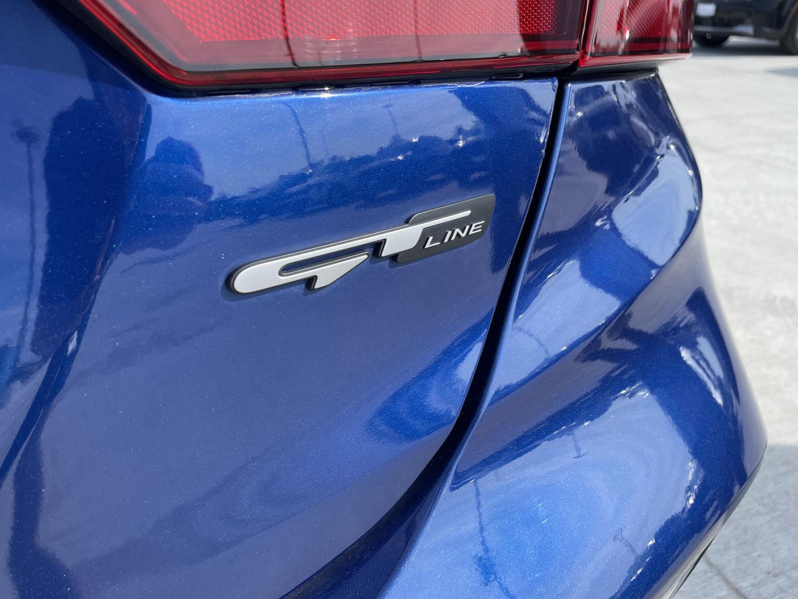 Vehicle photo 21
