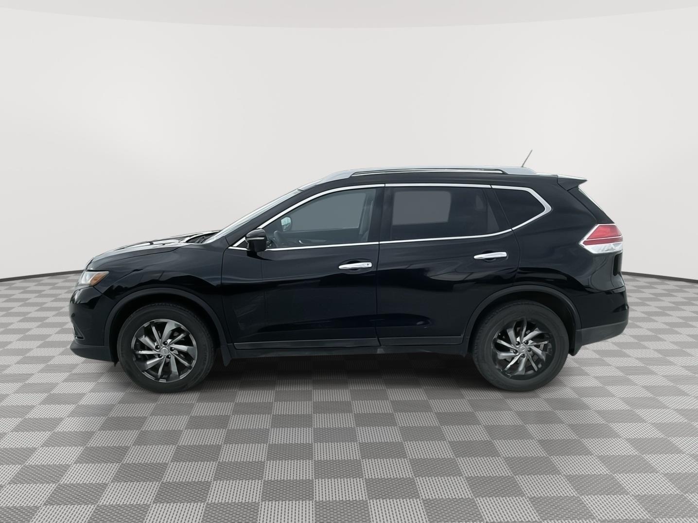 Vehicle photo 2