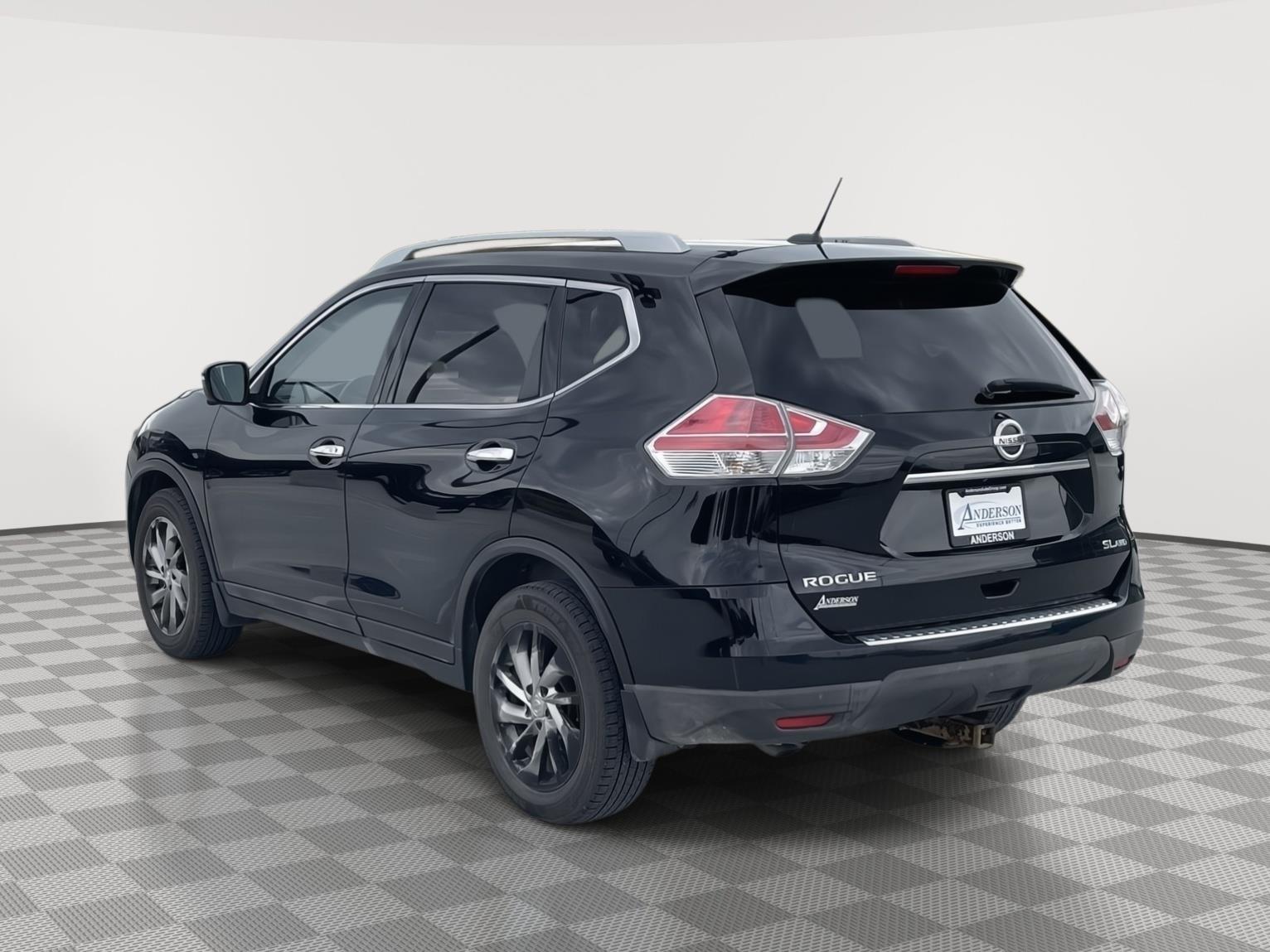 Vehicle photo 4