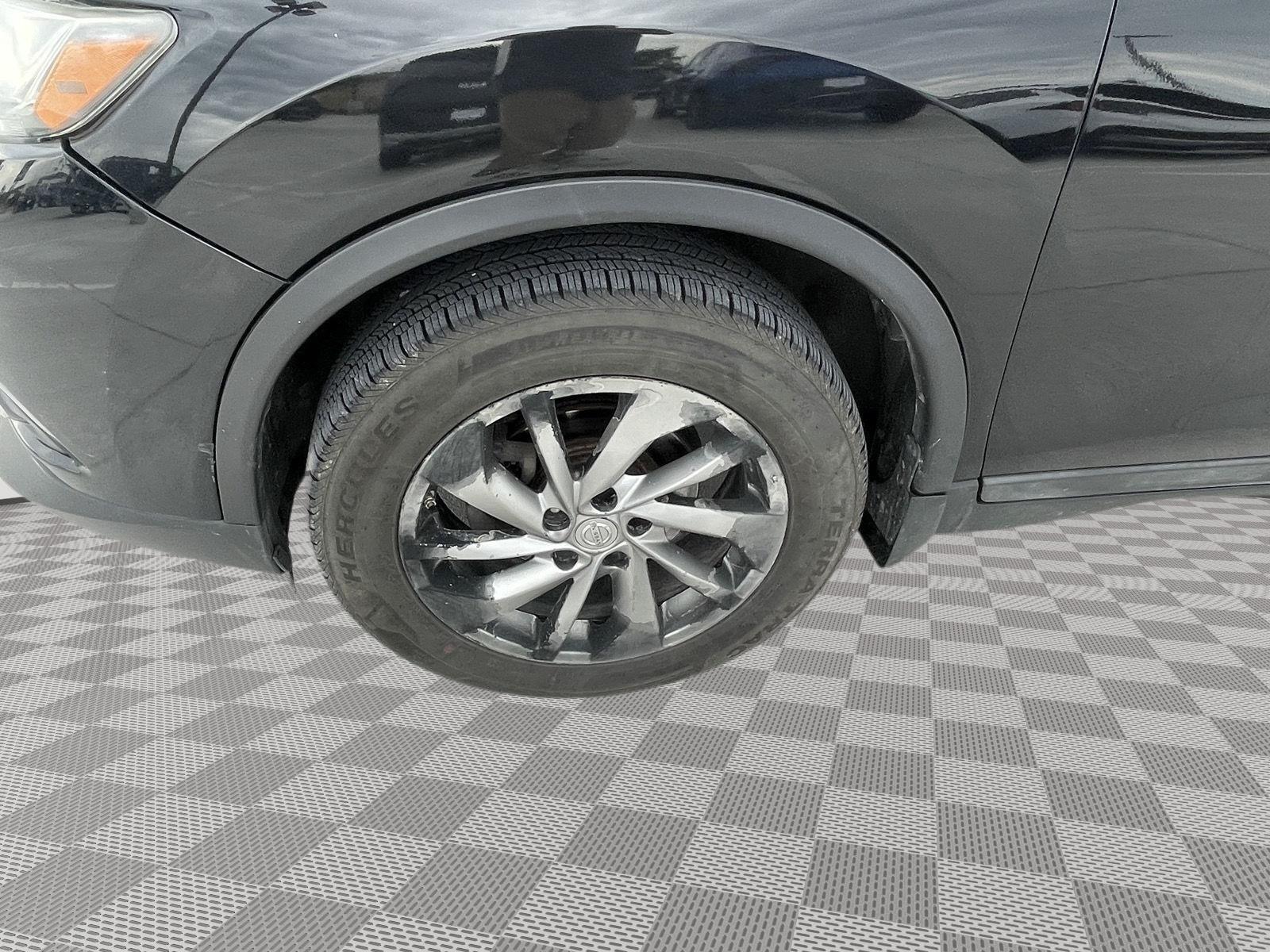 Vehicle photo 10