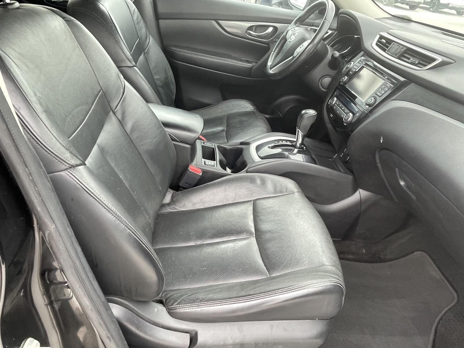Vehicle photo 18
