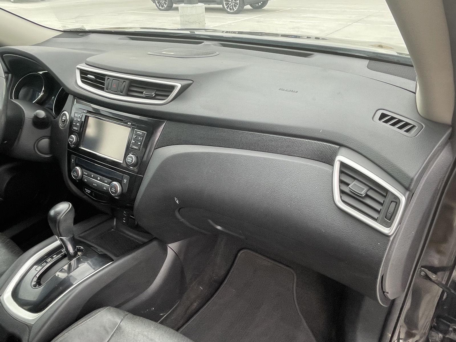 Vehicle photo 19
