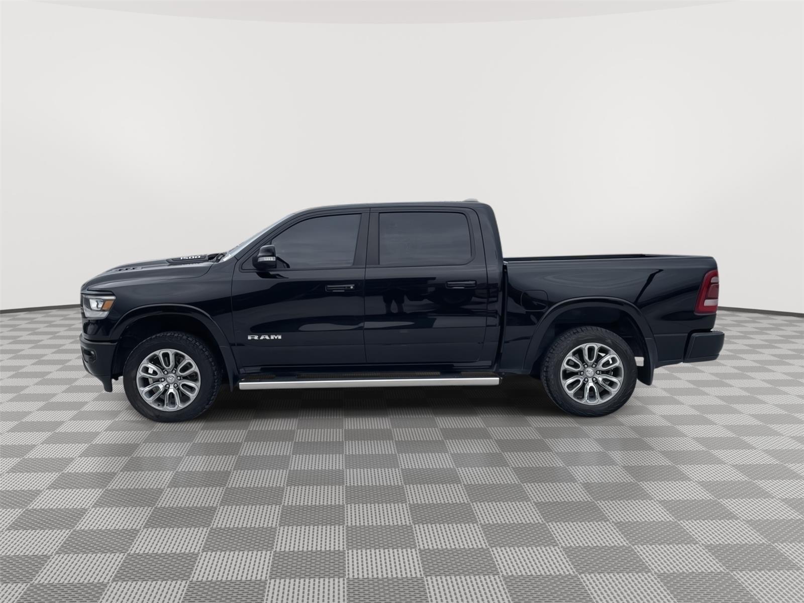 Vehicle photo 2