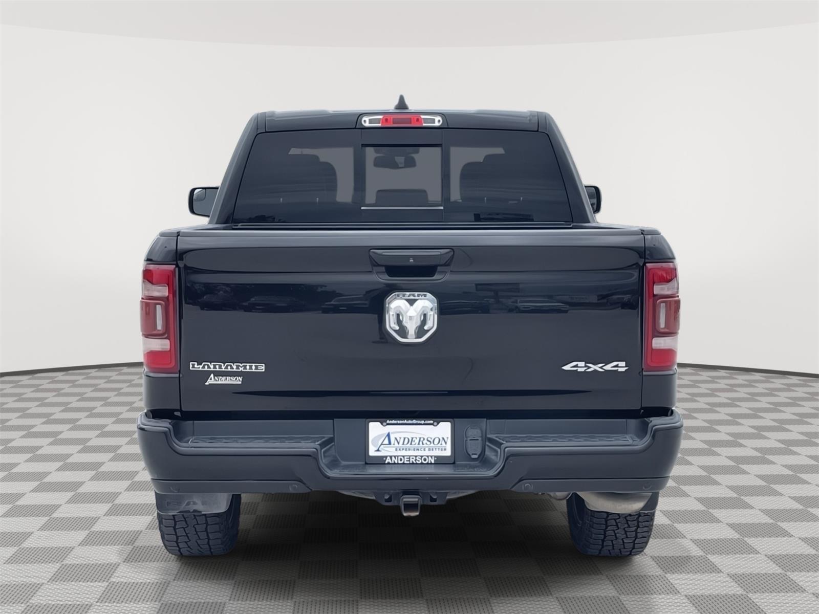 Vehicle photo 5