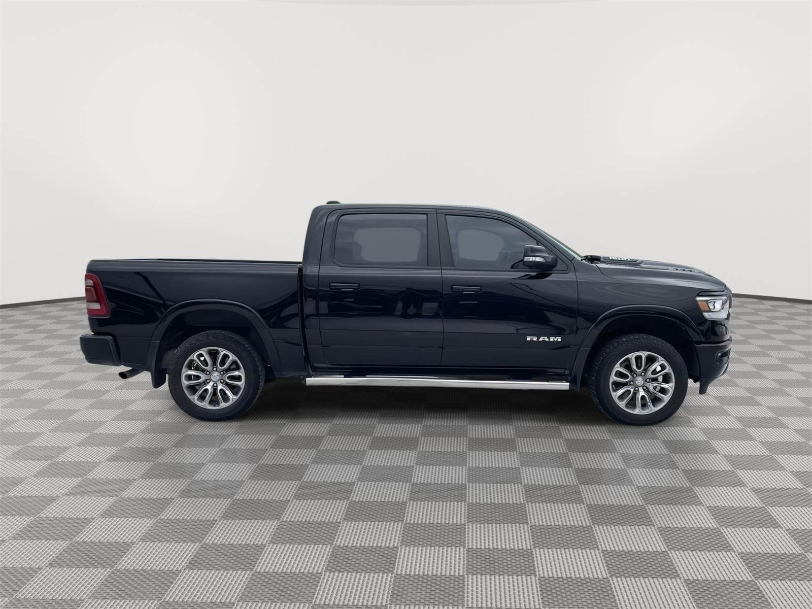 Vehicle photo 7