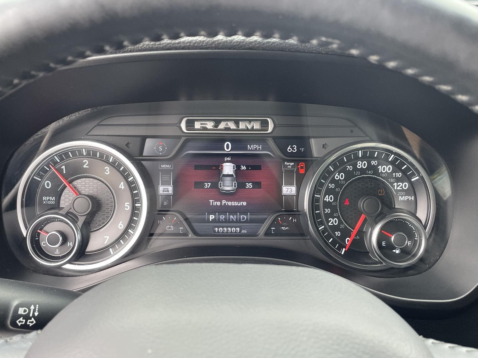 Vehicle photo 13