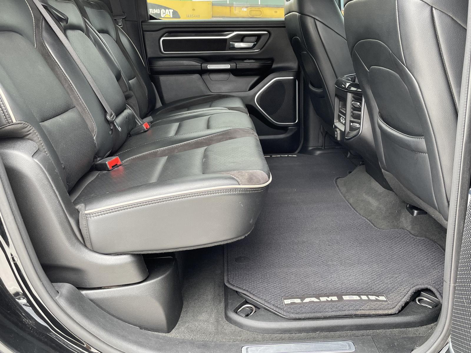 Vehicle photo 20