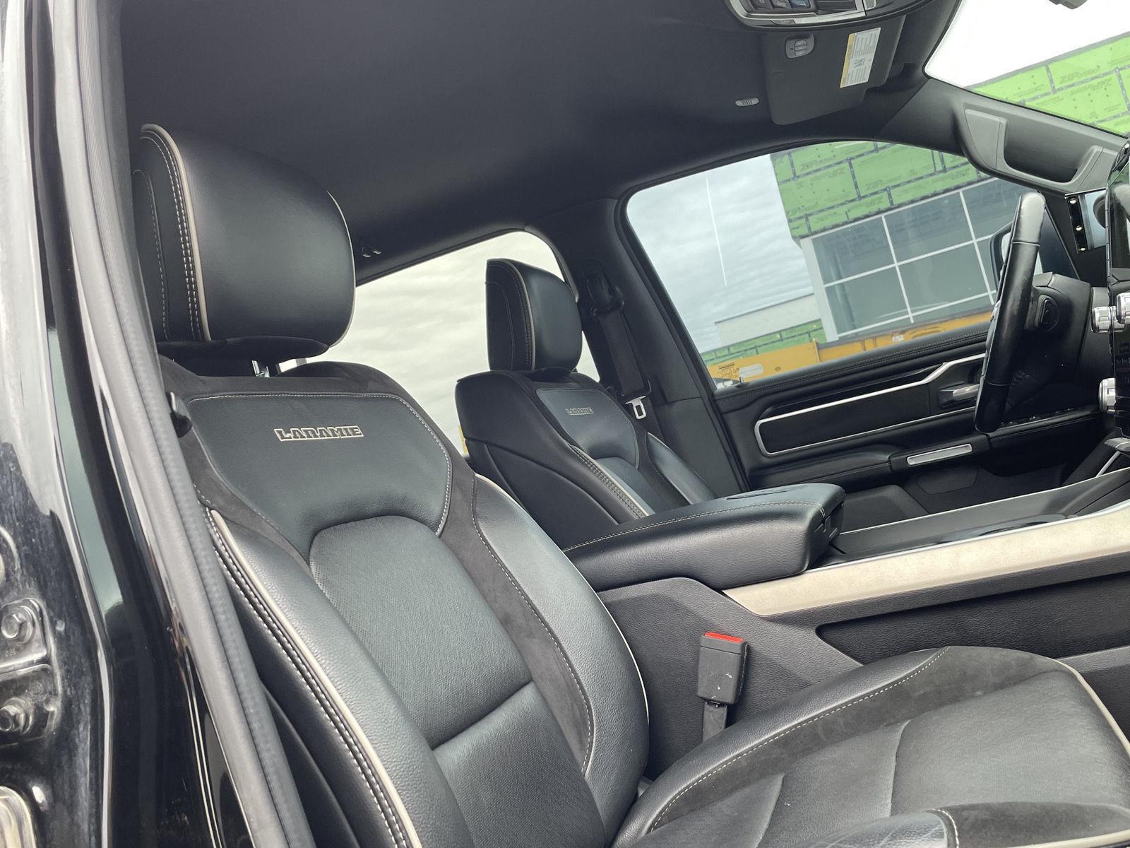 Vehicle photo 23