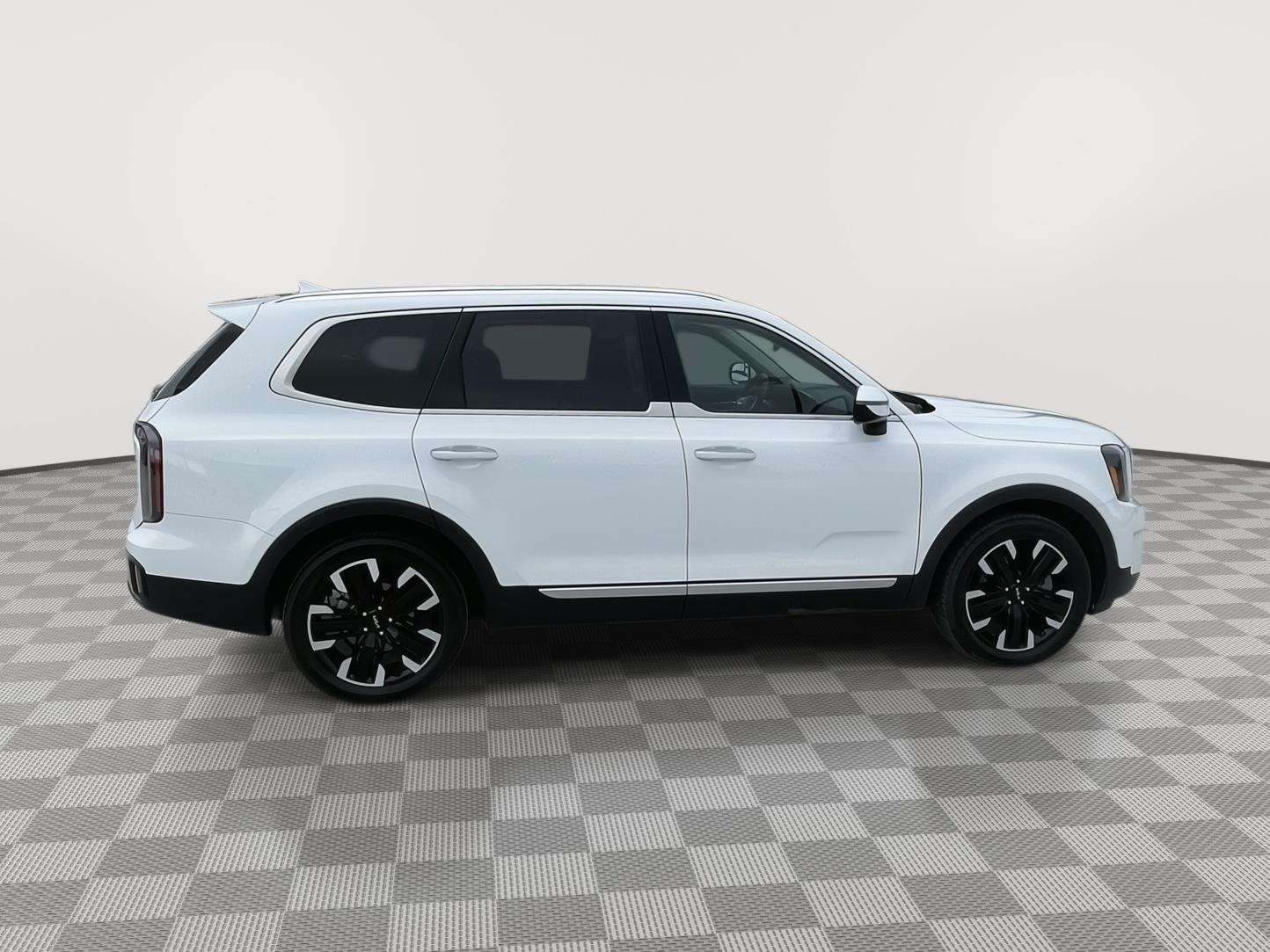 Vehicle photo 7
