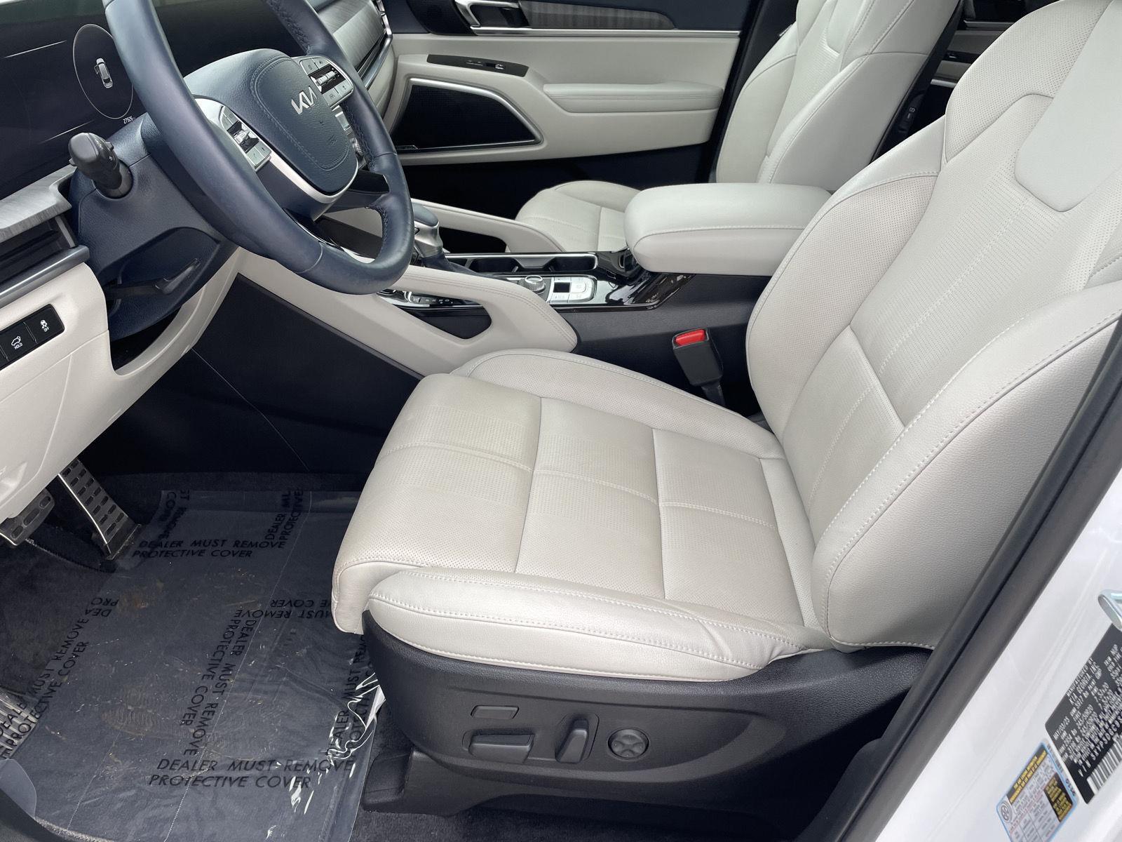 Vehicle photo 13