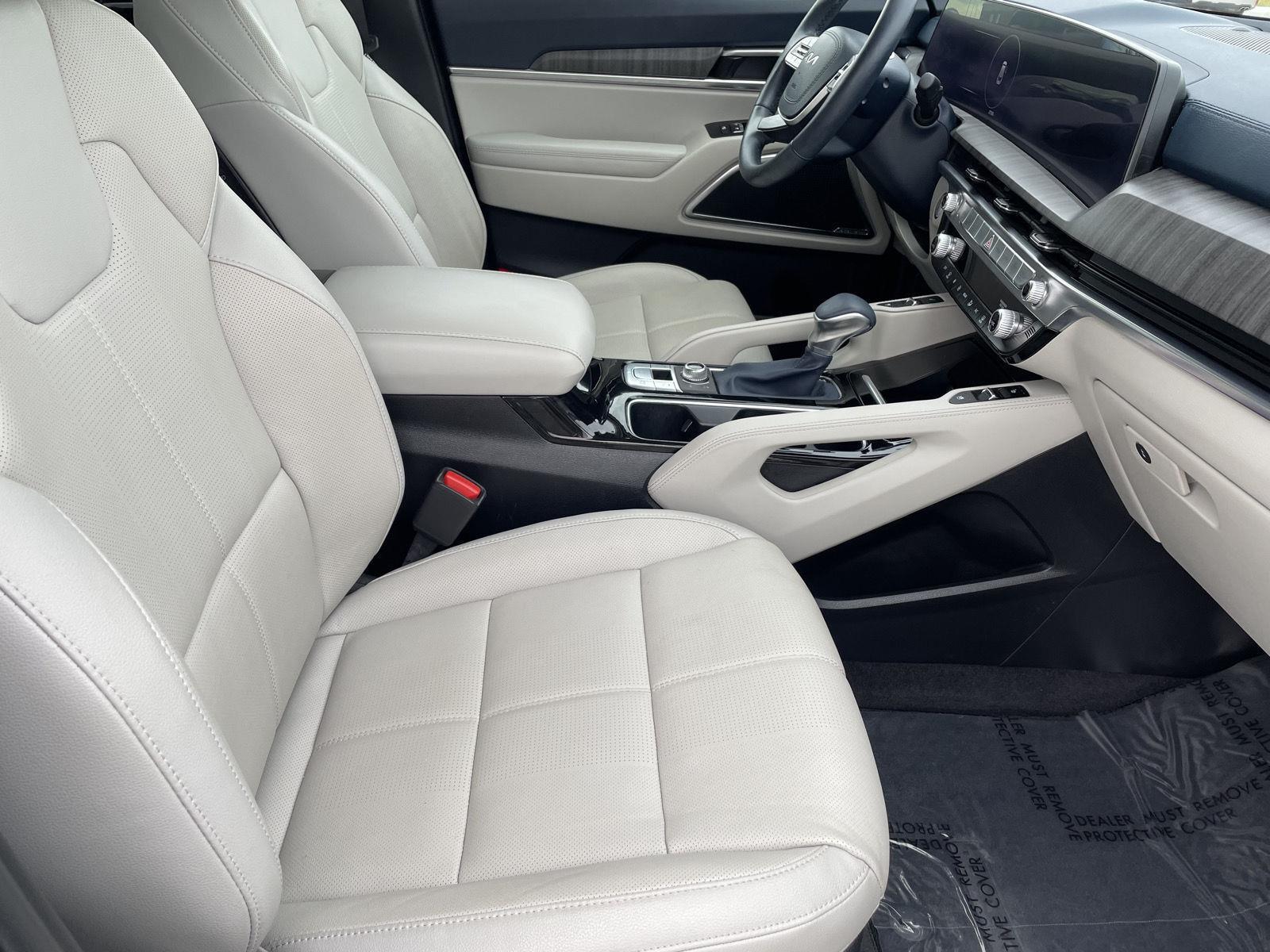 Vehicle photo 20