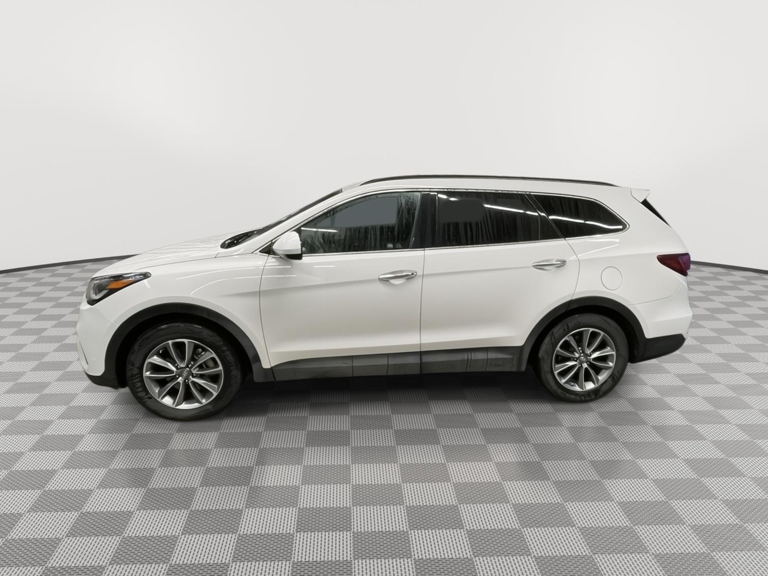 Vehicle photo 2