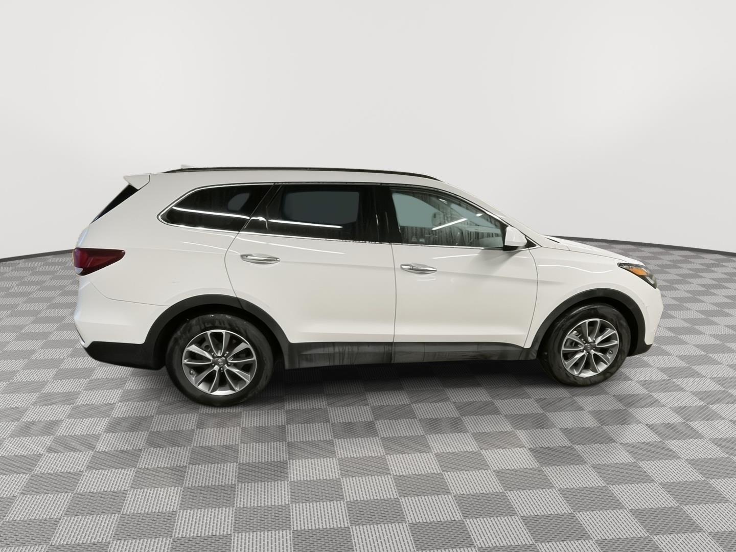 Vehicle photo 7