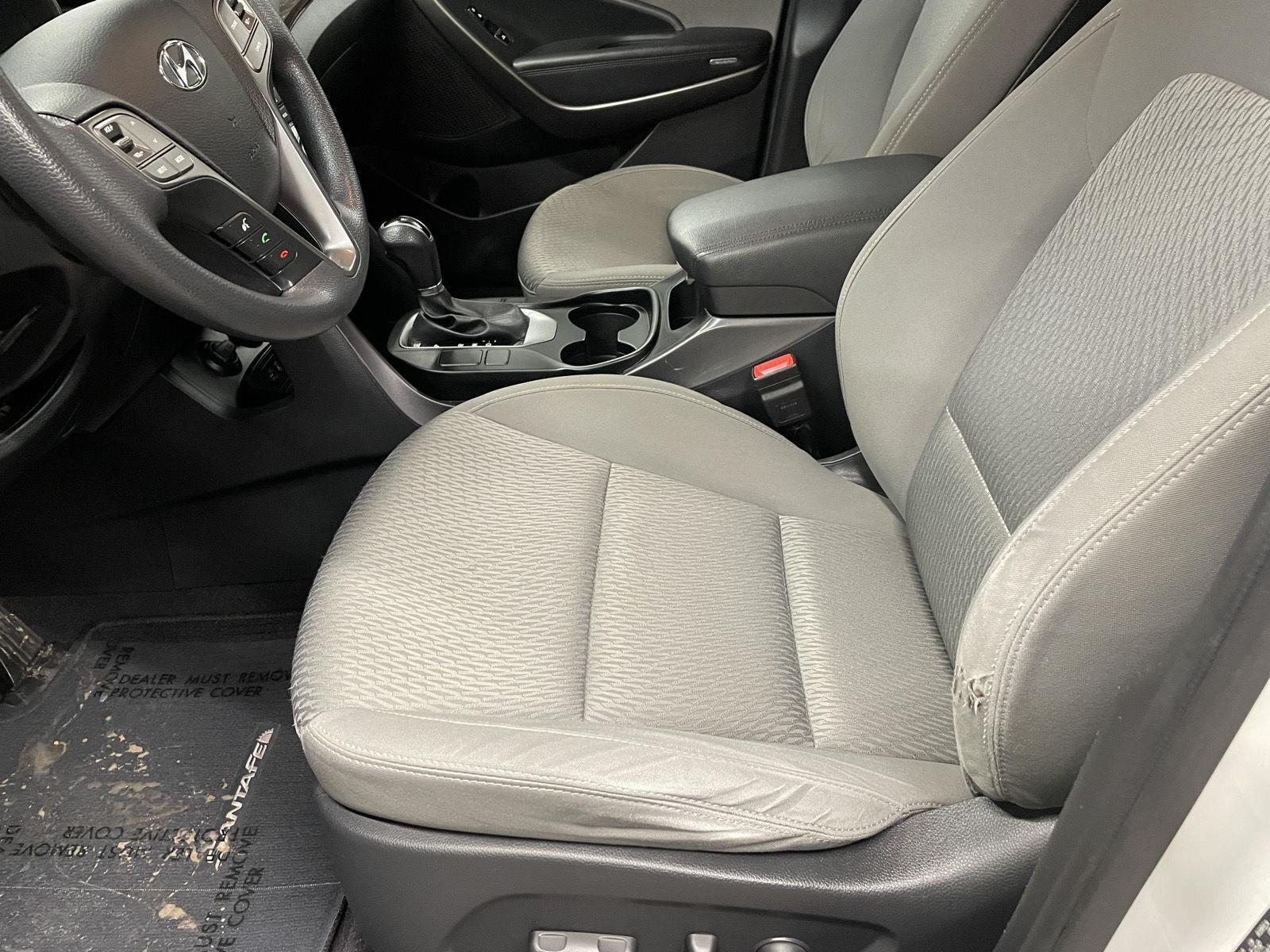 Vehicle photo 12