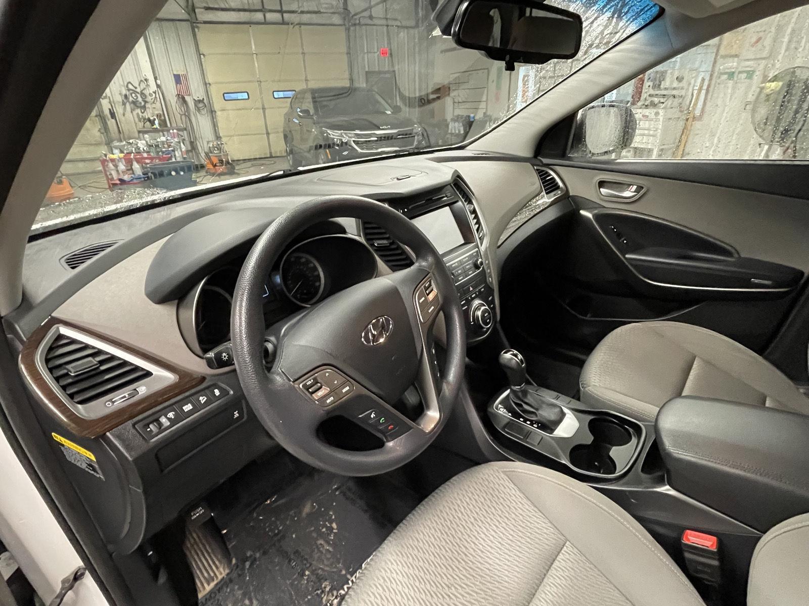 Vehicle photo 13