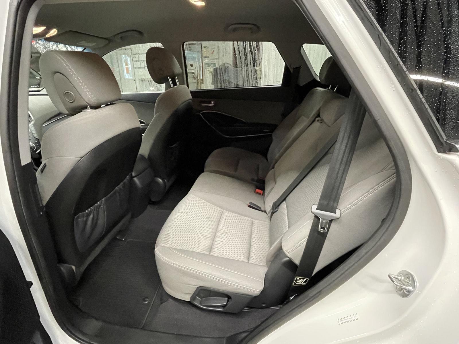 Vehicle photo 14