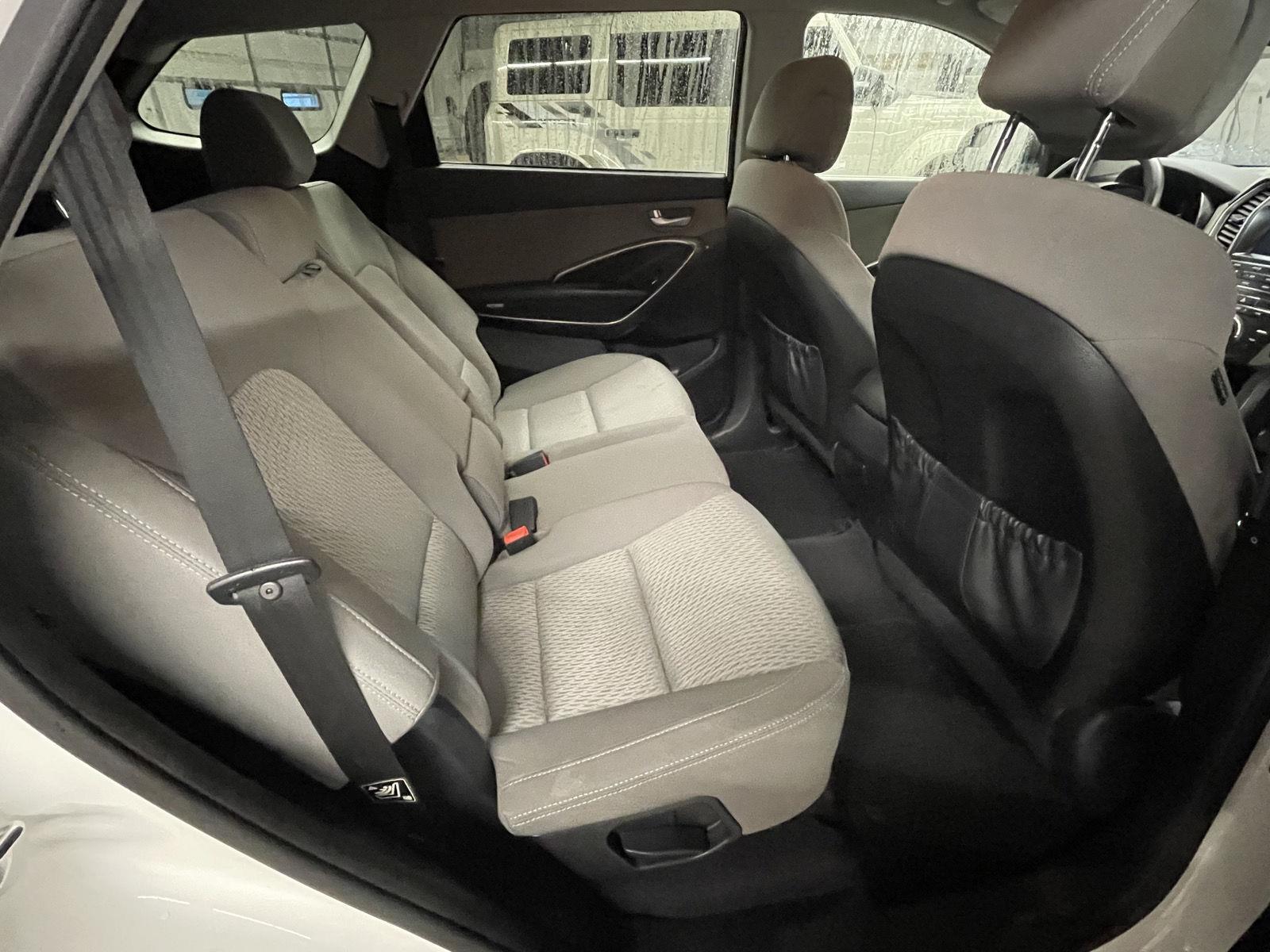 Vehicle photo 16