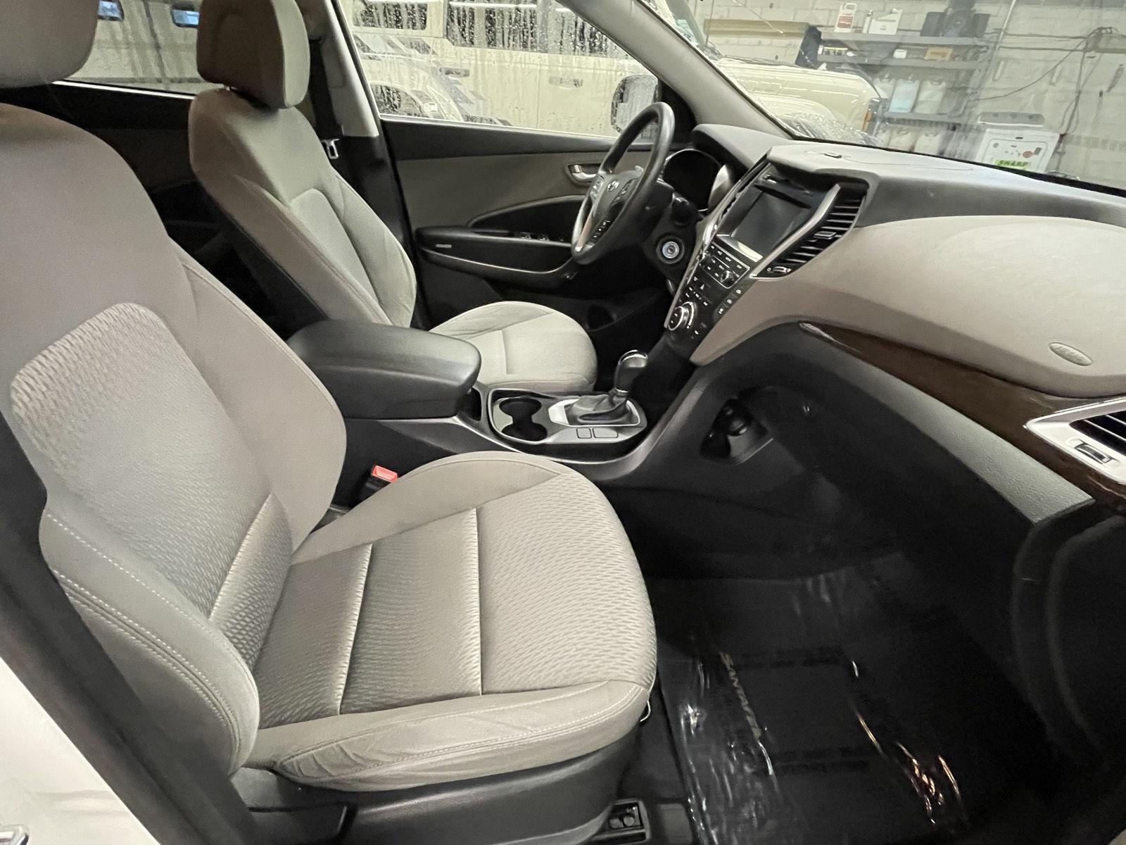 Vehicle photo 17