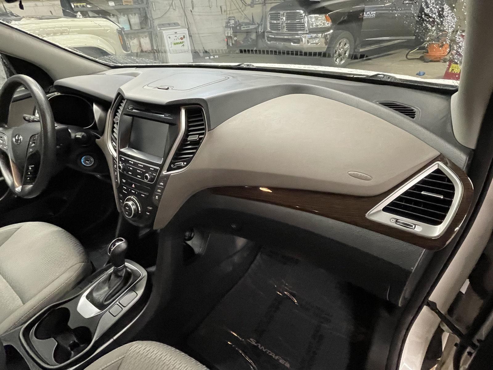 Vehicle photo 18