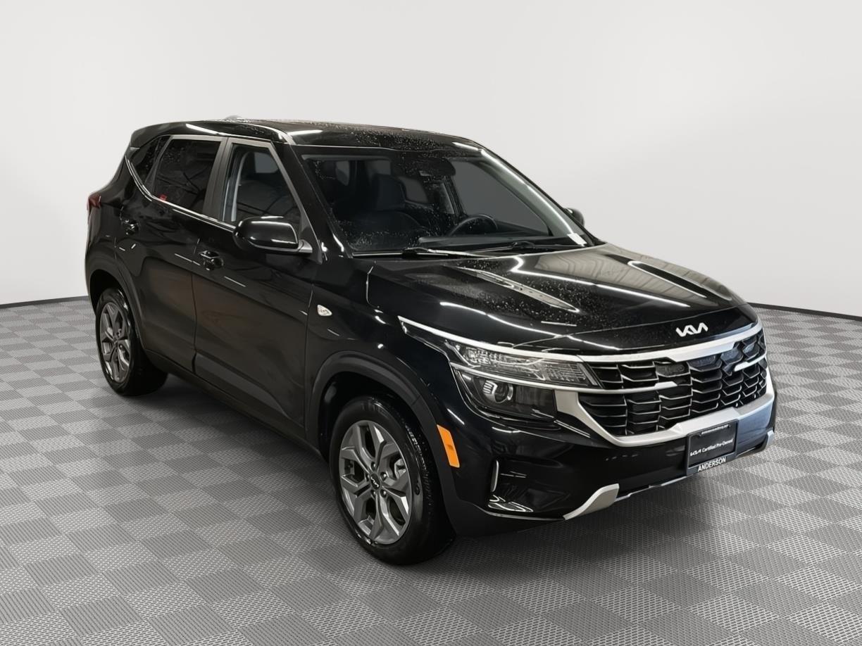 Vehicle photo 8