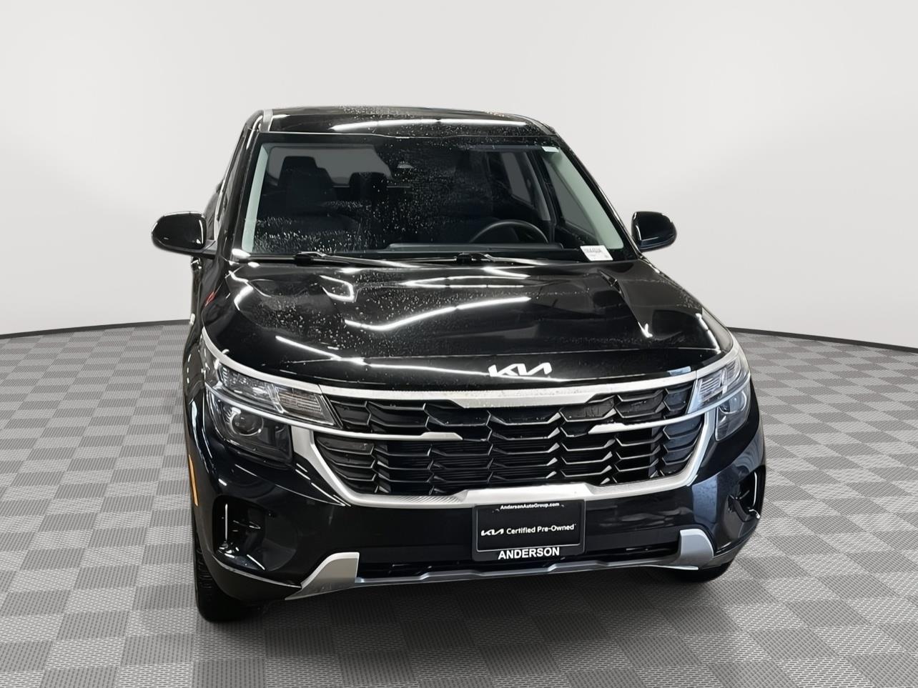 Vehicle photo 9