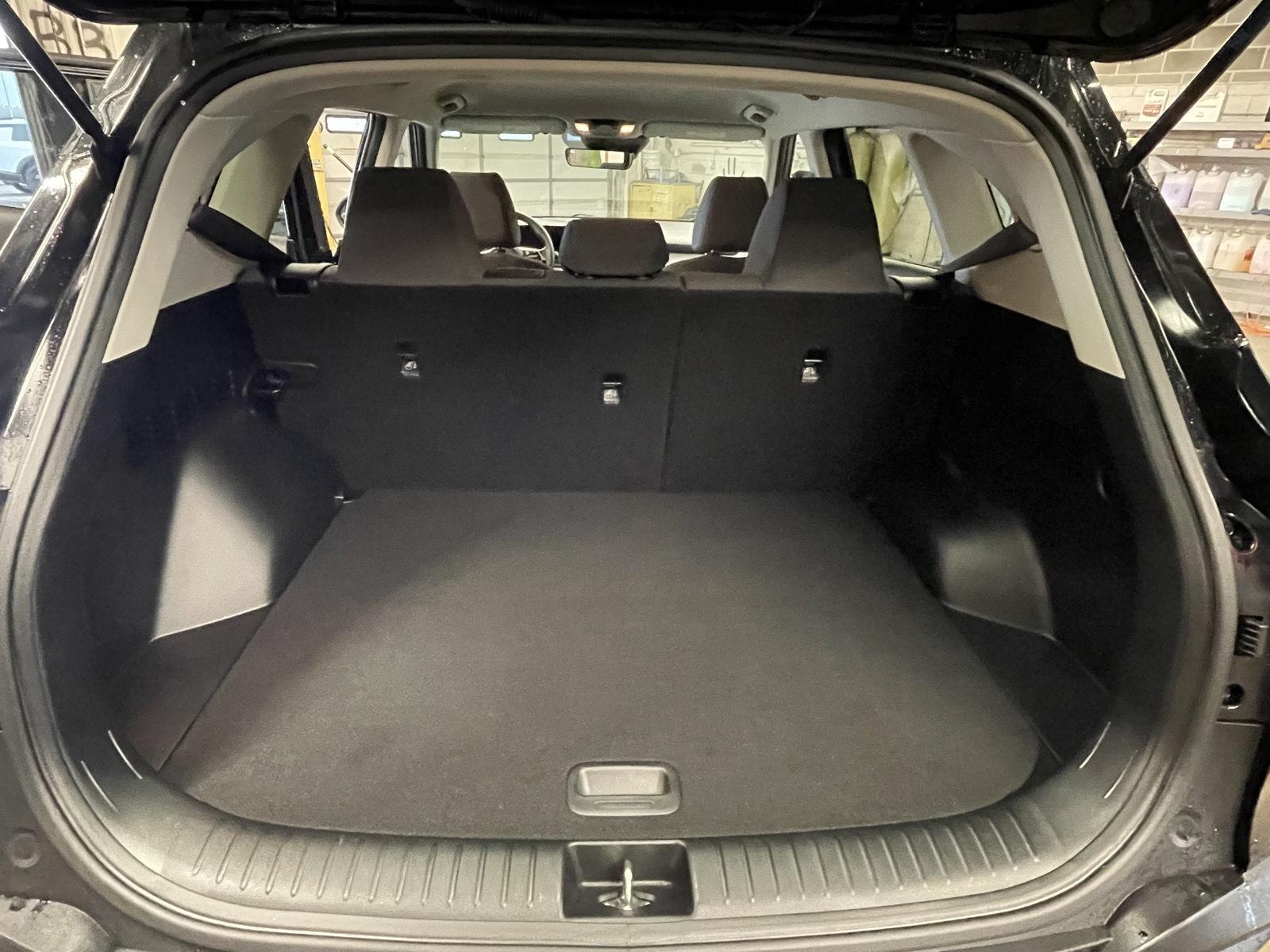 Vehicle photo 16