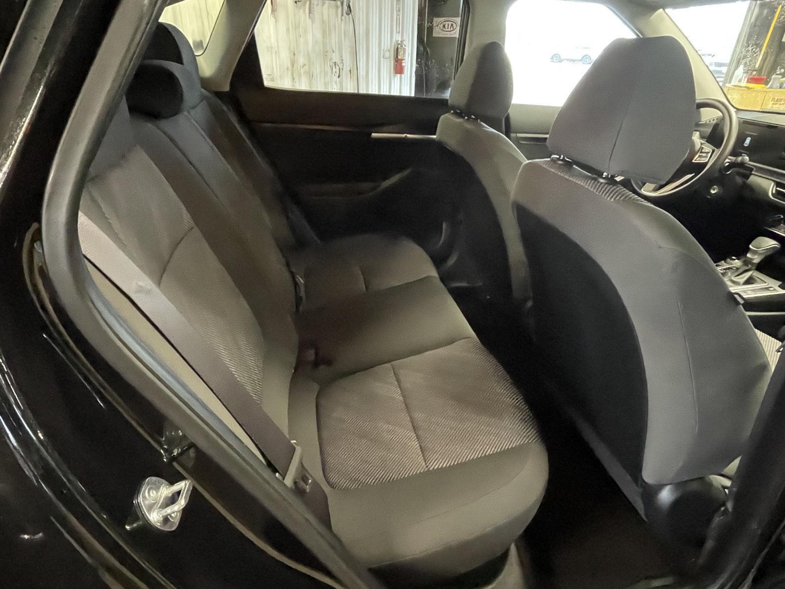 Vehicle photo 17