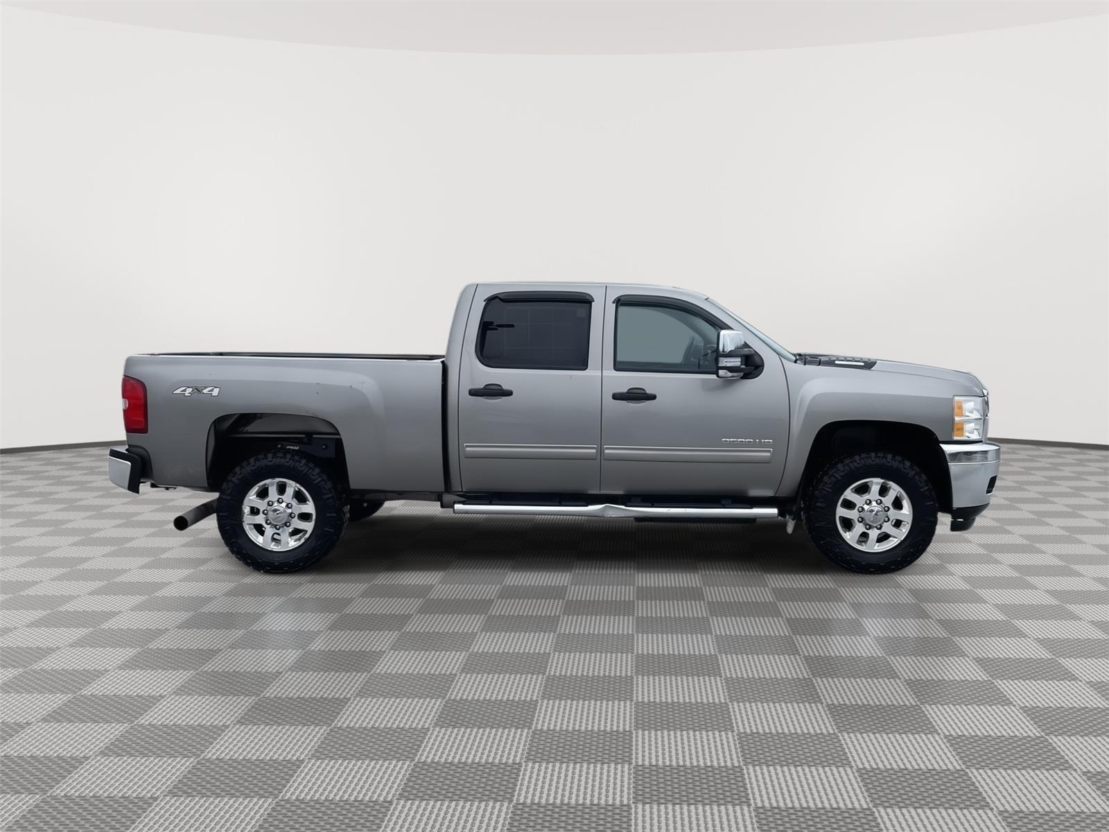 Vehicle photo 7