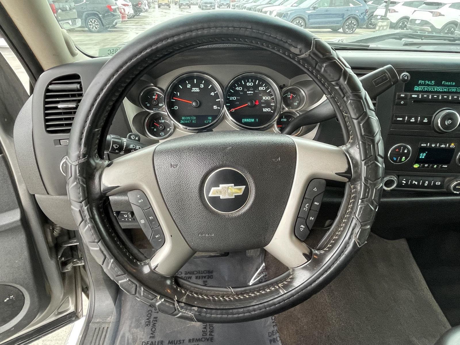 Vehicle photo 13
