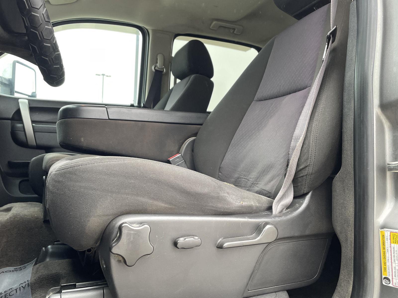 Vehicle photo 15