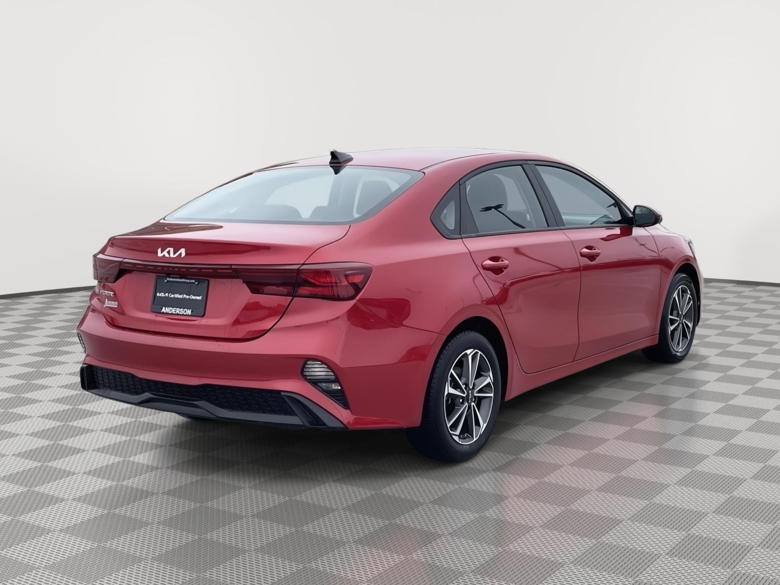 Vehicle photo 6