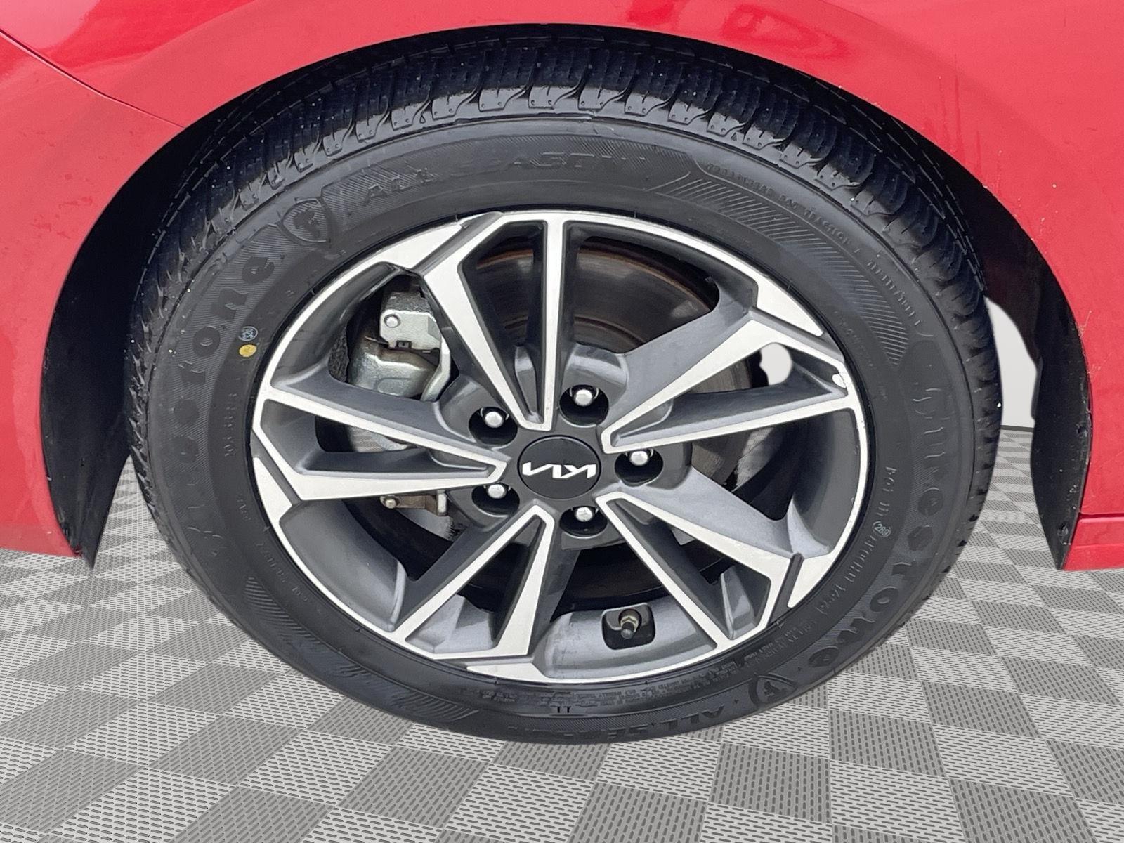 Vehicle photo 10