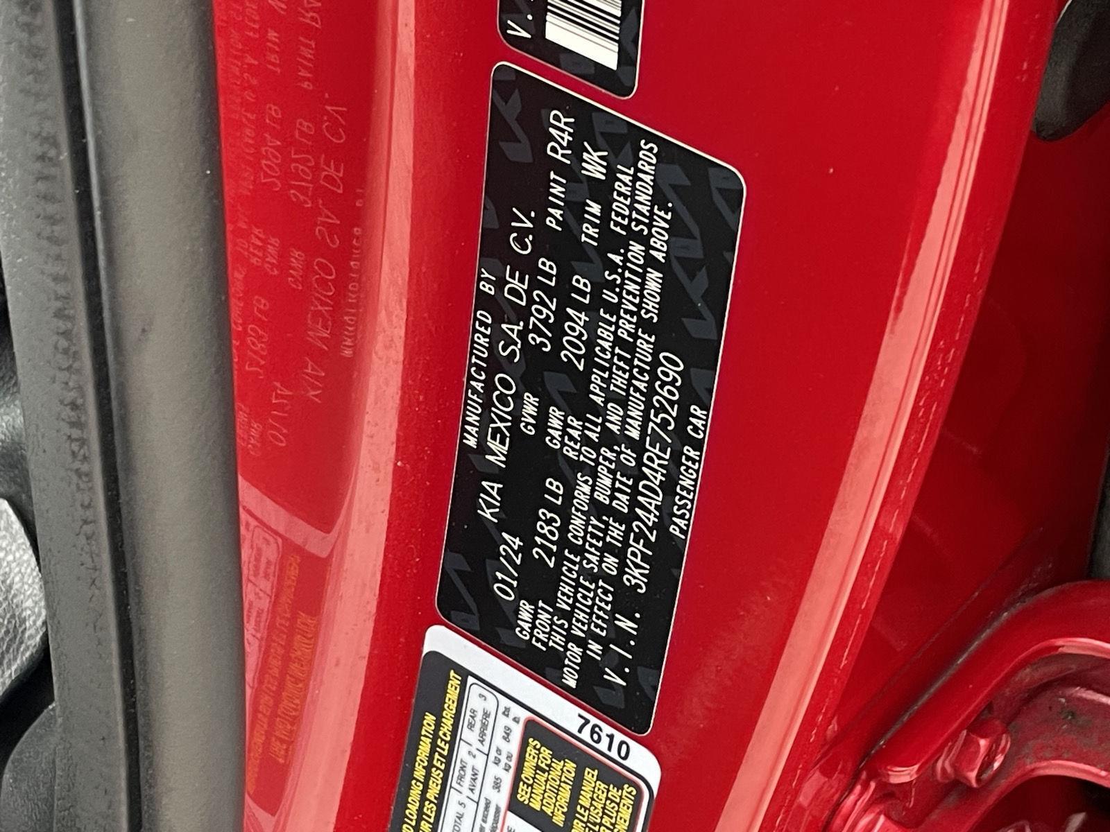 Vehicle photo 11