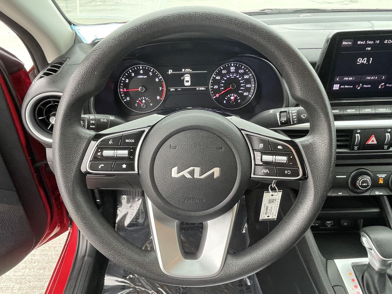 Vehicle photo 13