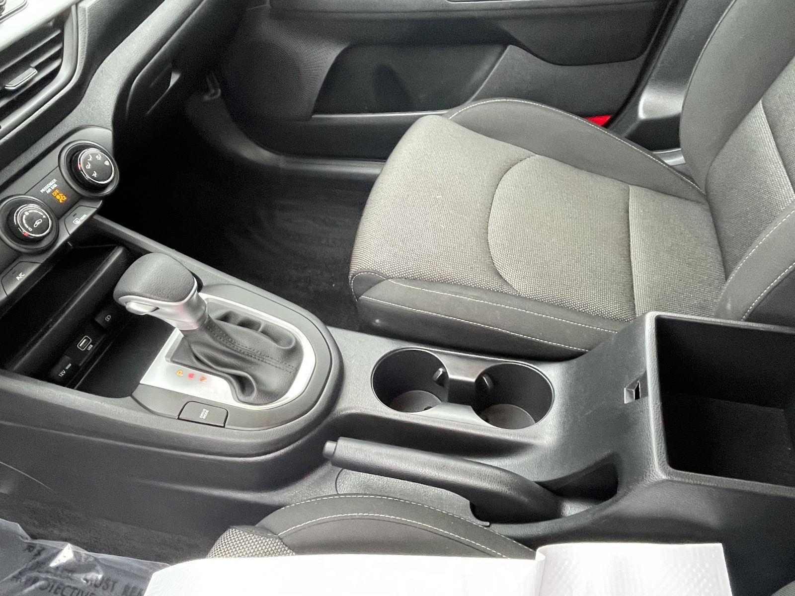Vehicle photo 15