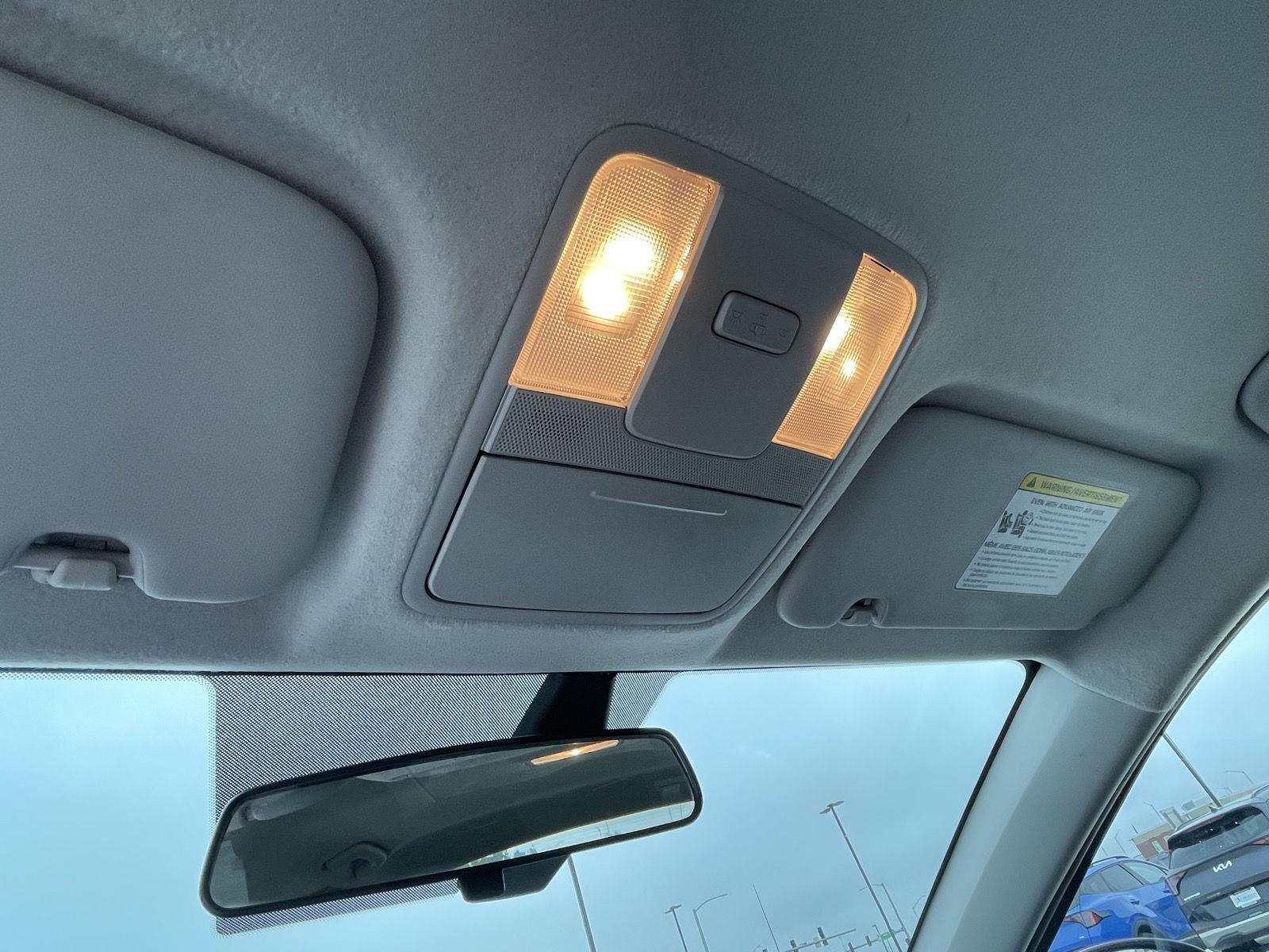 Vehicle photo 16