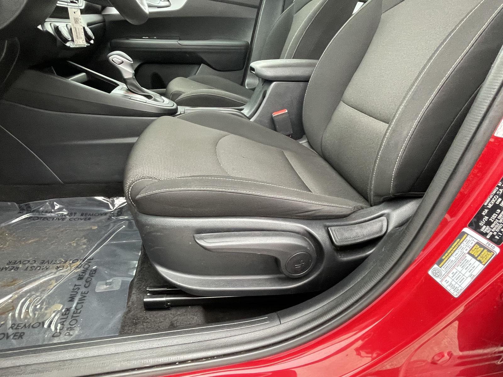 Vehicle photo 17