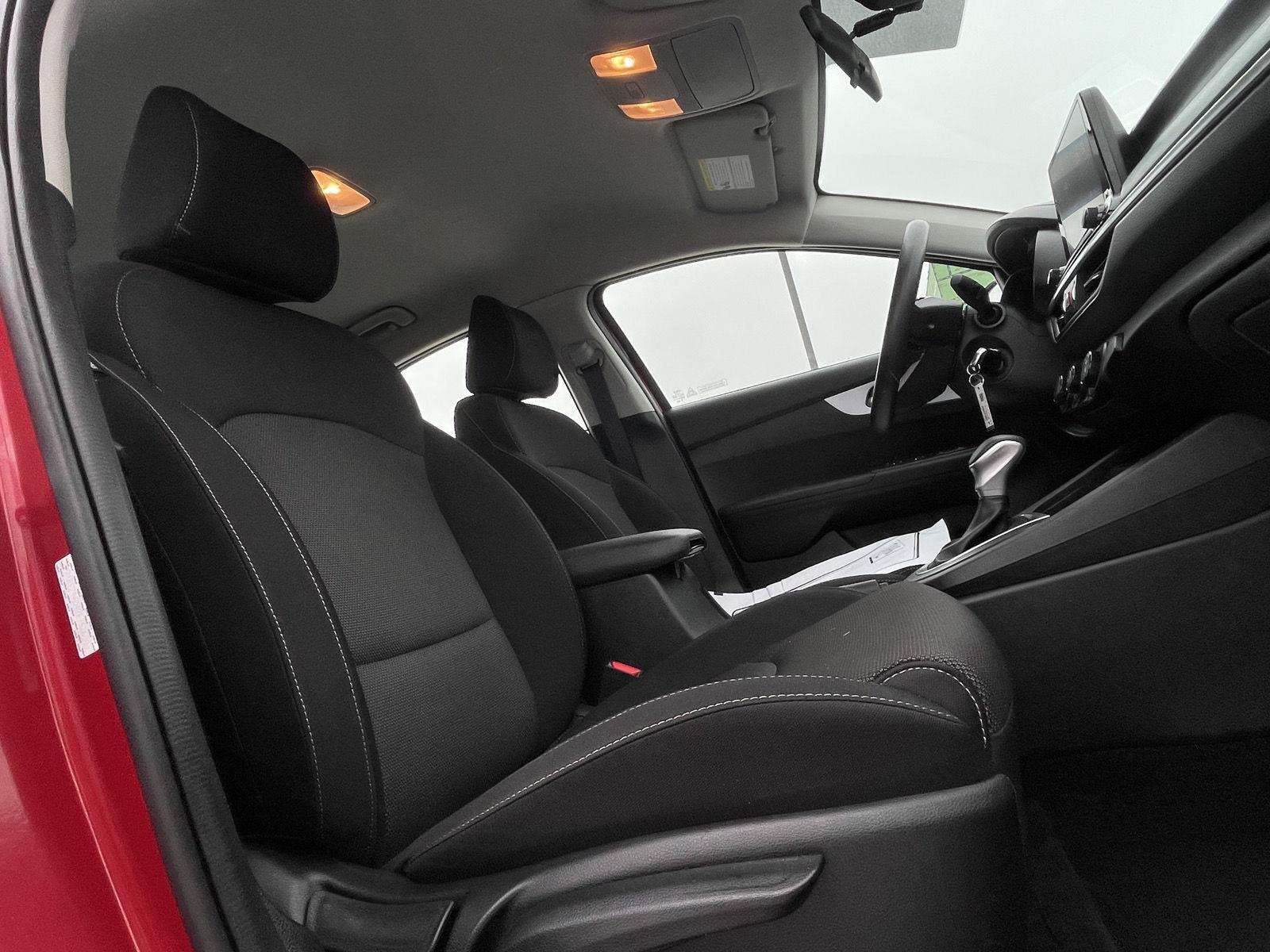 Vehicle photo 21