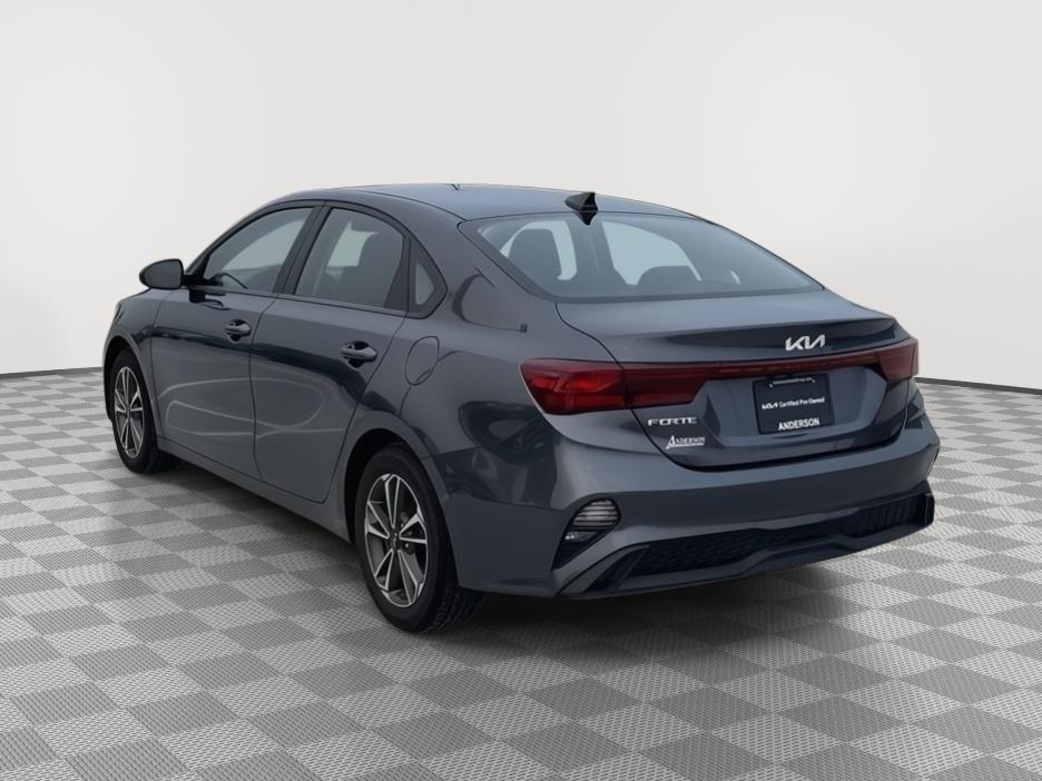 Vehicle photo 4