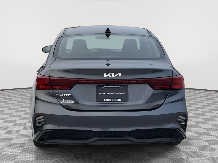 Vehicle photo 5