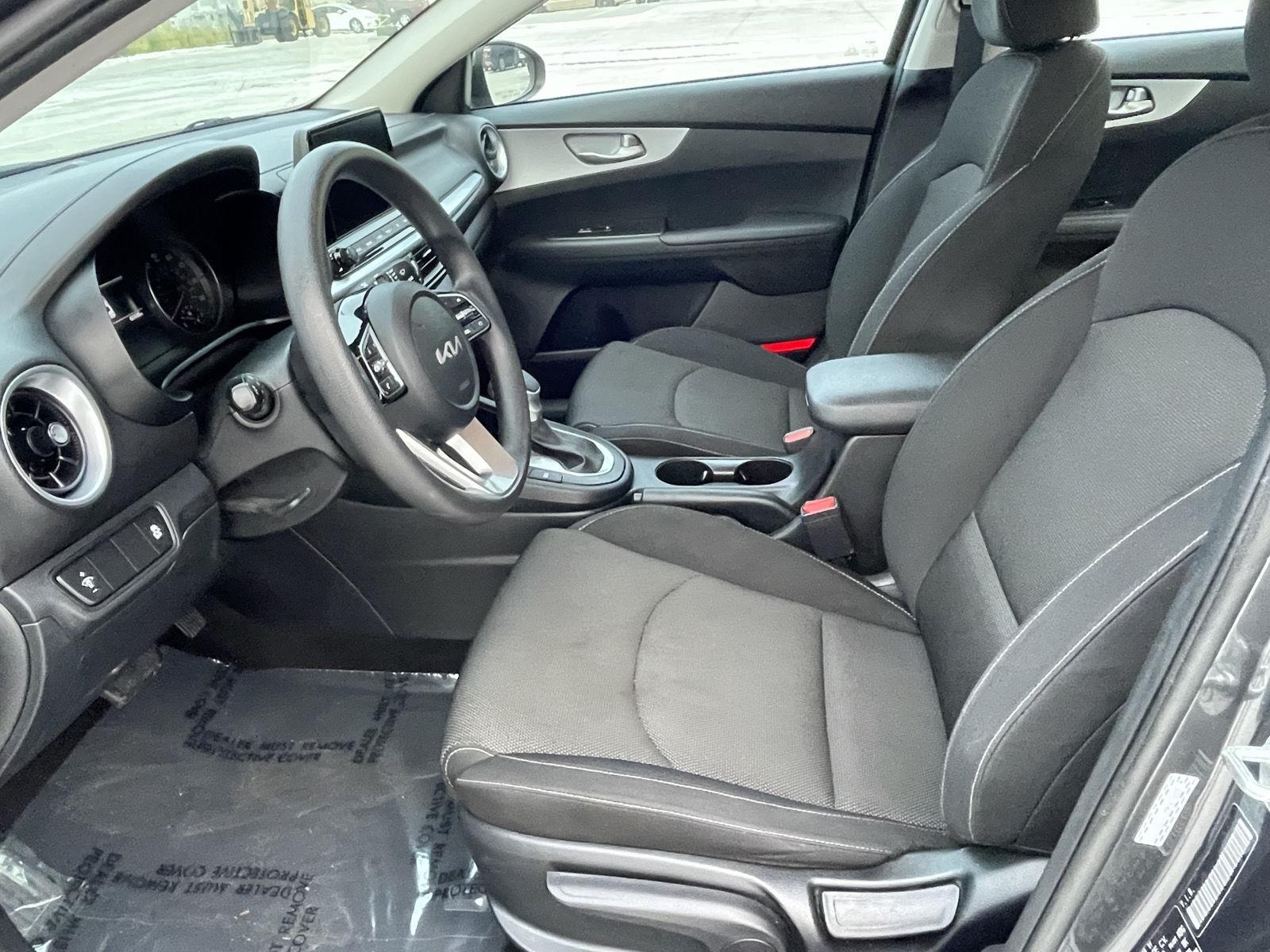 Vehicle photo 13