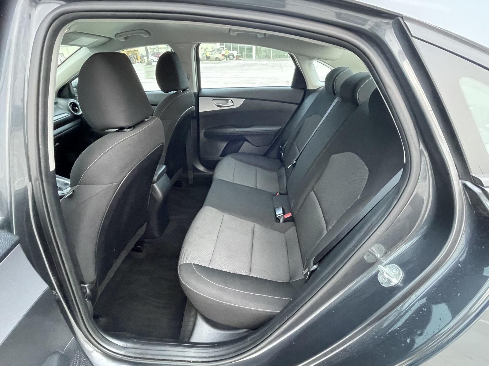 Vehicle photo 15