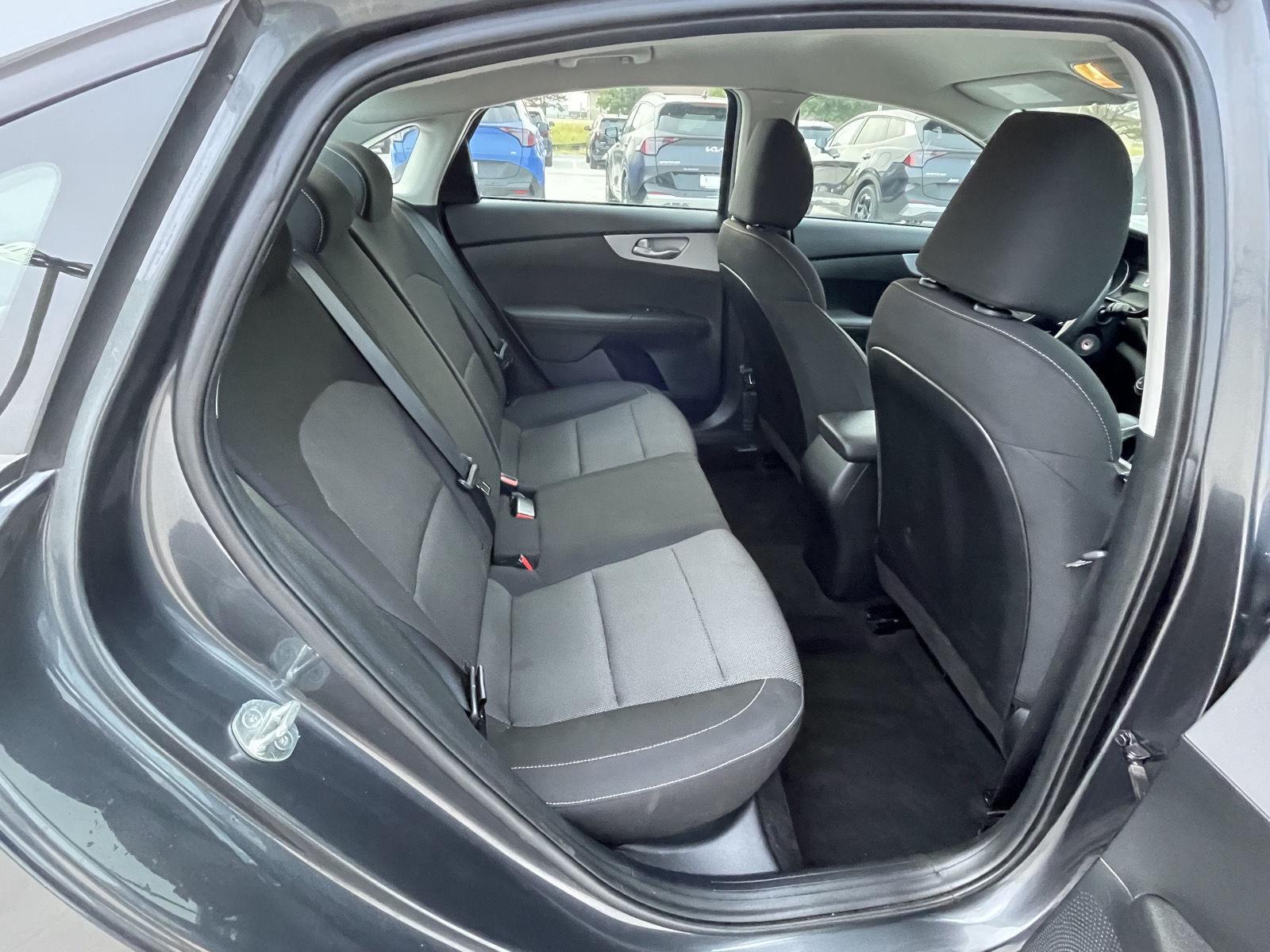 Vehicle photo 16