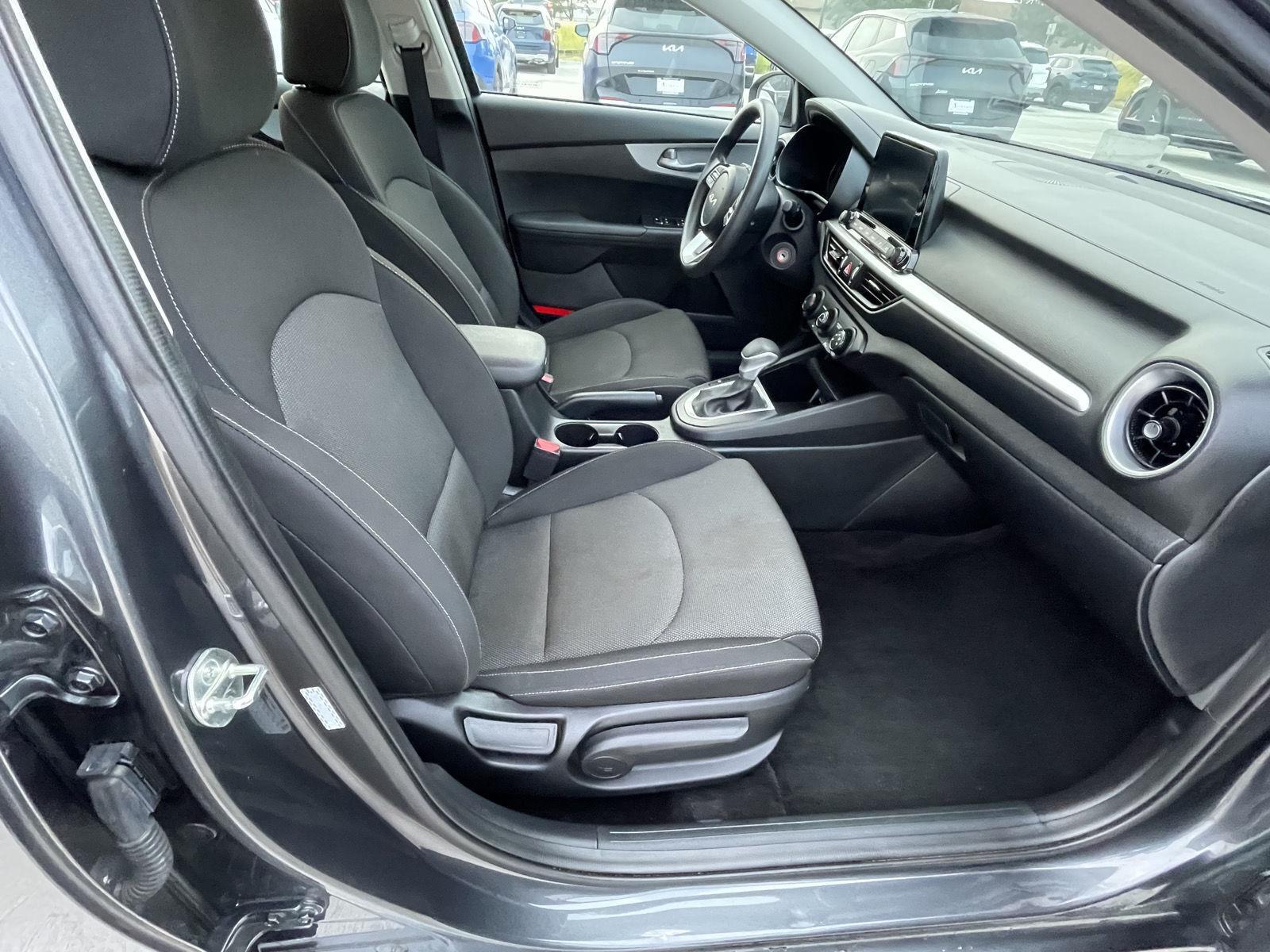 Vehicle photo 17