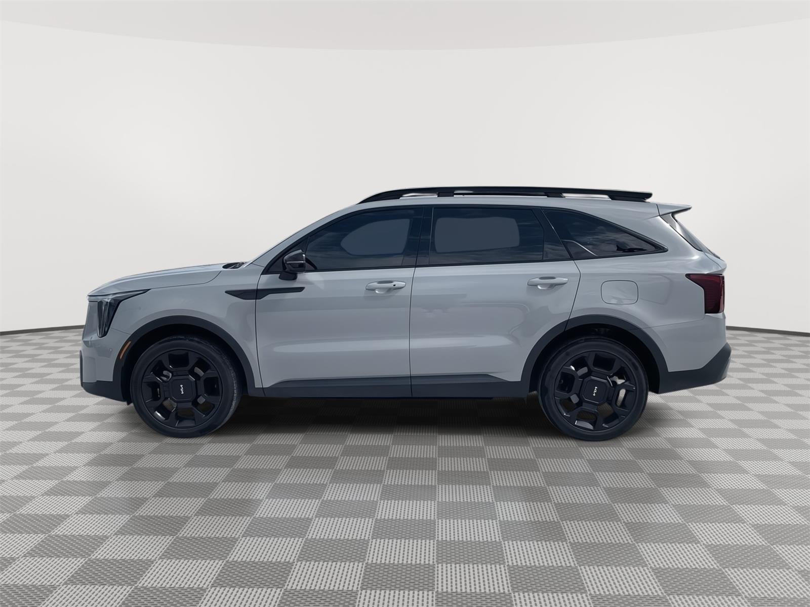 Vehicle photo 2