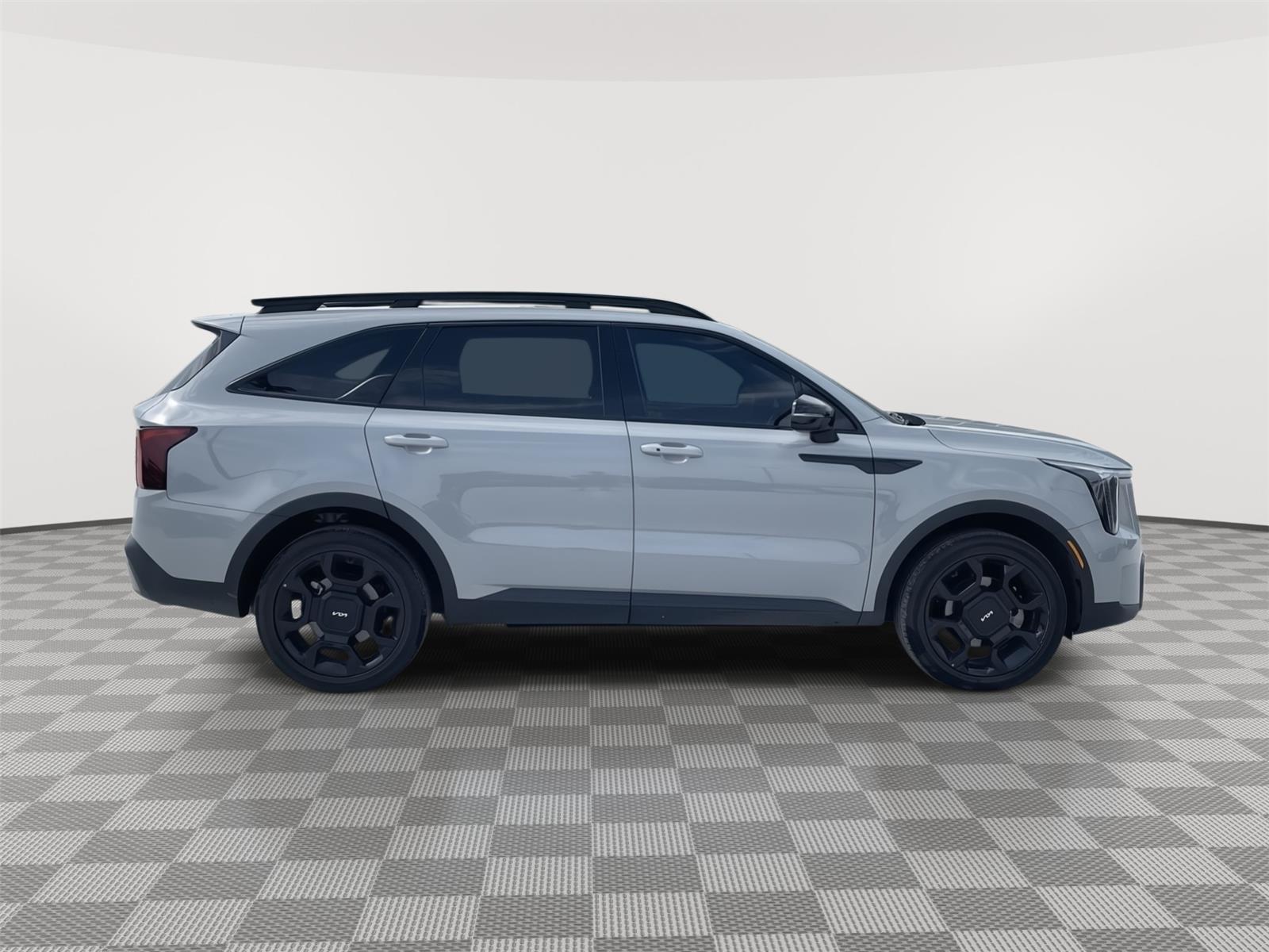 Vehicle photo 7