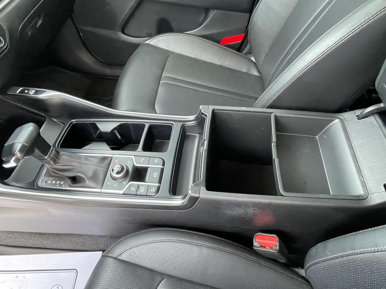 Vehicle photo 15