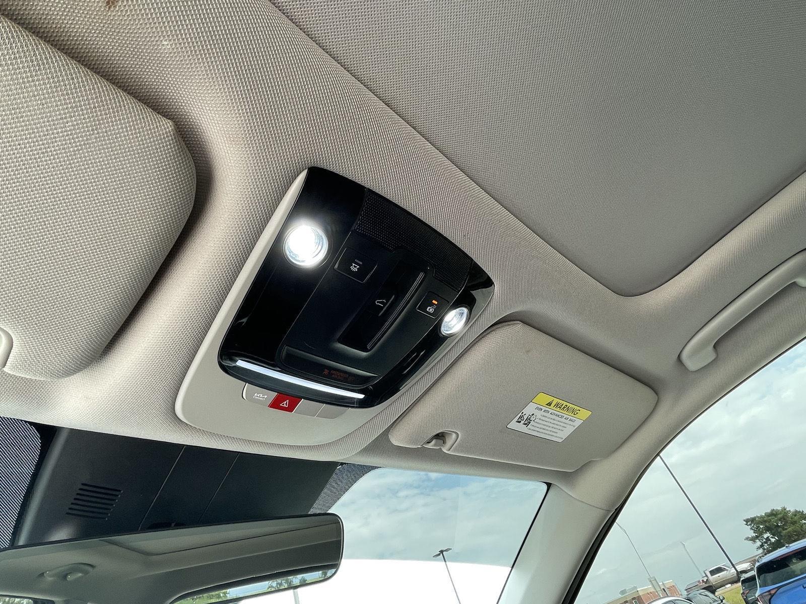 Vehicle photo 16