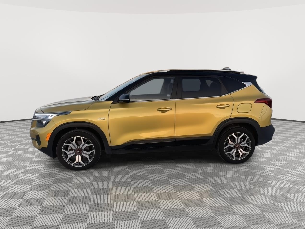 Vehicle photo 2
