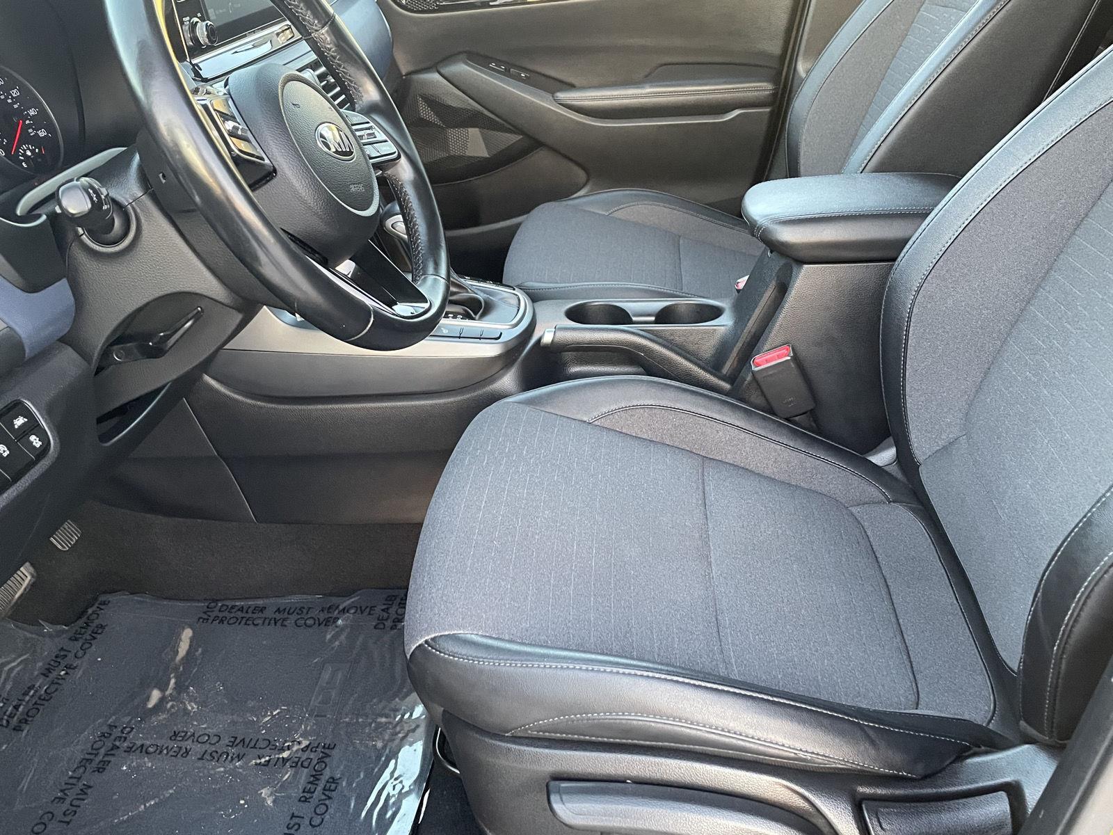 Vehicle photo 13